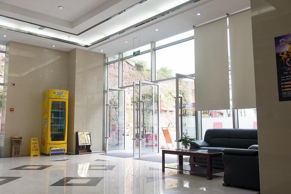 Thank Inn Plus Hotel Sichuan Neijiang Hongxing Red Star Macalline Extérieur photo